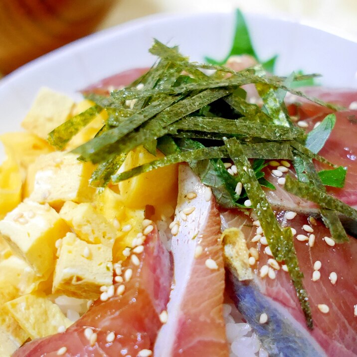 やみつき☆はまちの海鮮丼